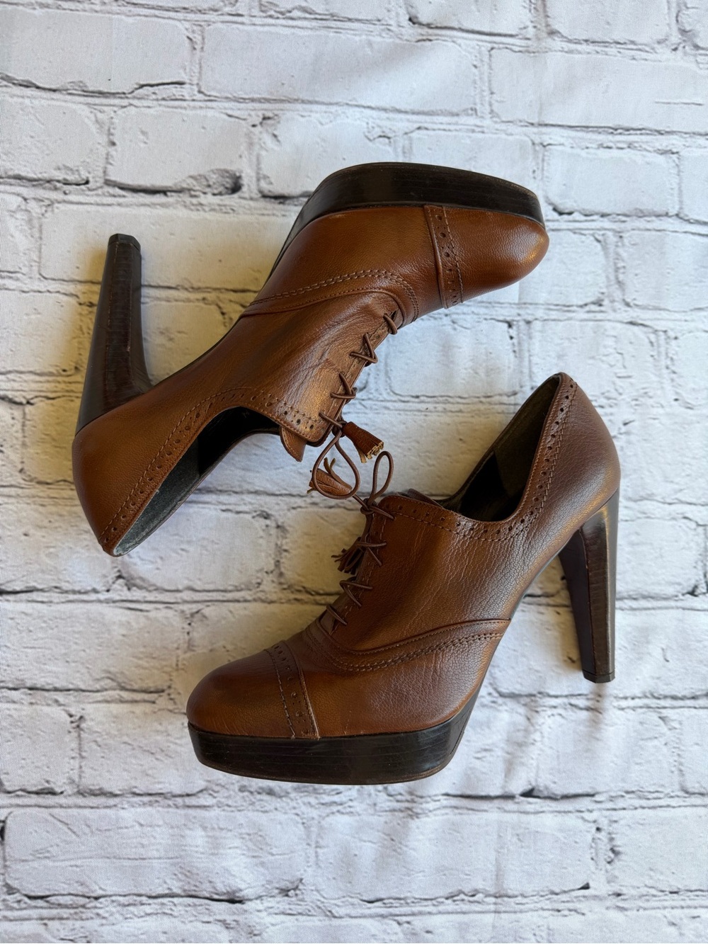 Stuart Weitzman Oxford Heels 8.5N Heels Regency Heritage Leather Academia EUC - Picture 6 of 16